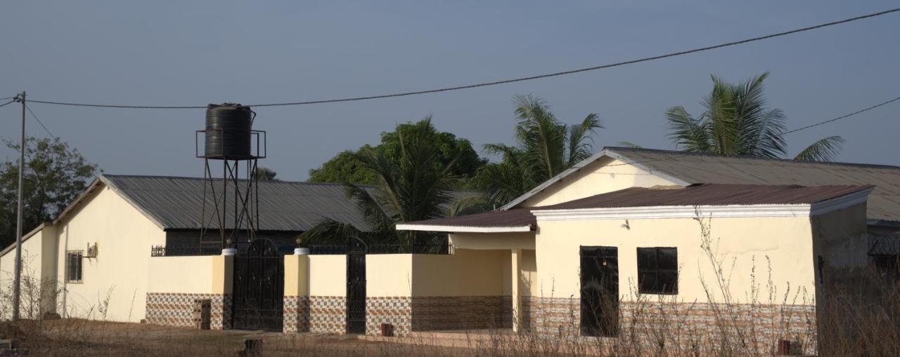 Faith And Grace Guest House Lamin Beretto Buitenkant foto