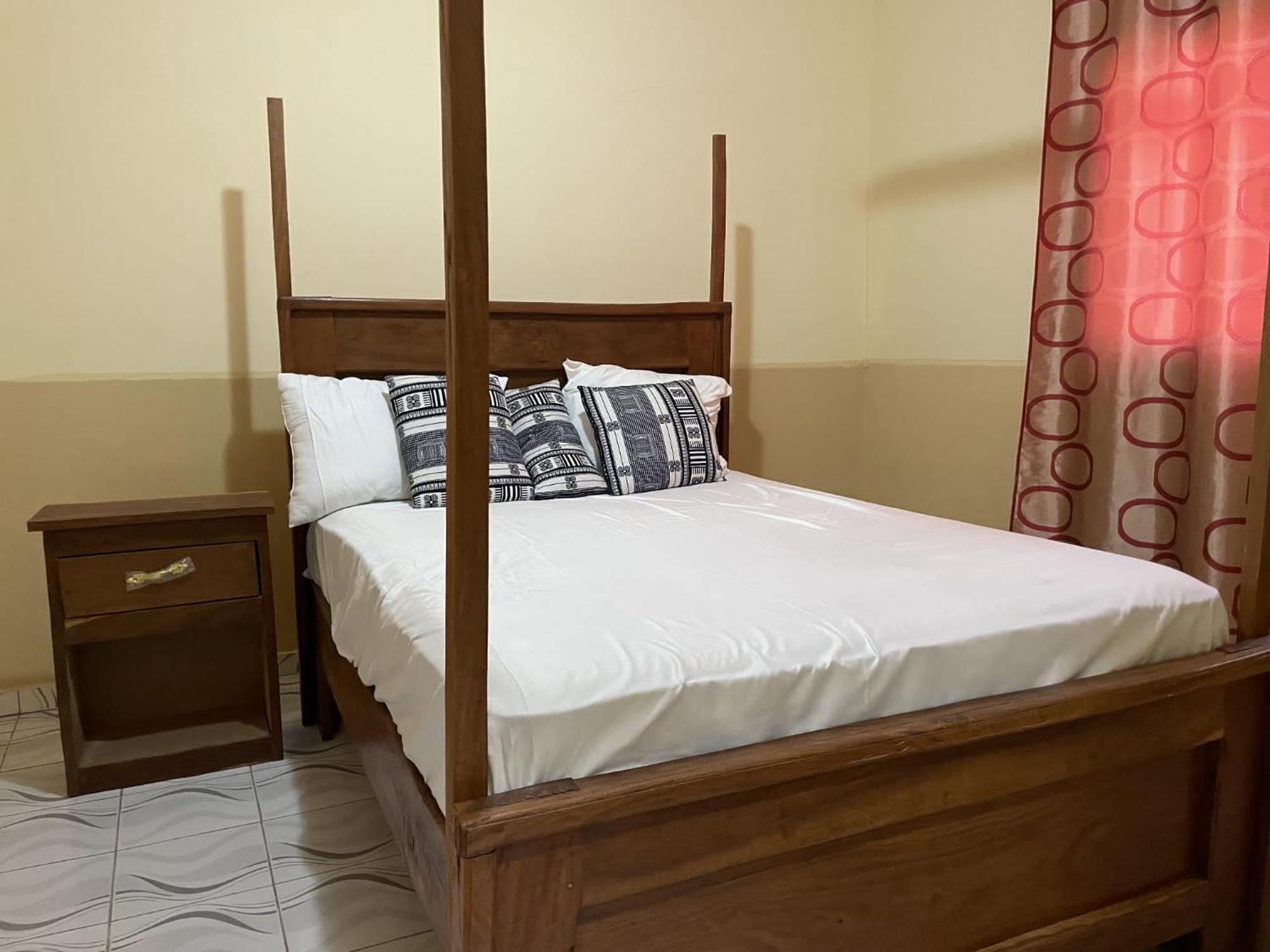 Faith And Grace Guest House Lamin Beretto Buitenkant foto